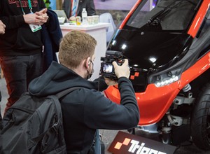Topowe premiery na CES 2022. Zmieniające kolor BMW, luksusowy elektryk Mercedesa oraz polski Triggo, który zaginął w przeddzień targów!