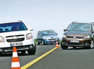 Chevrolet Orlando kontra VW Touran i Peugeot 5008: siedem miejsc na życzenie