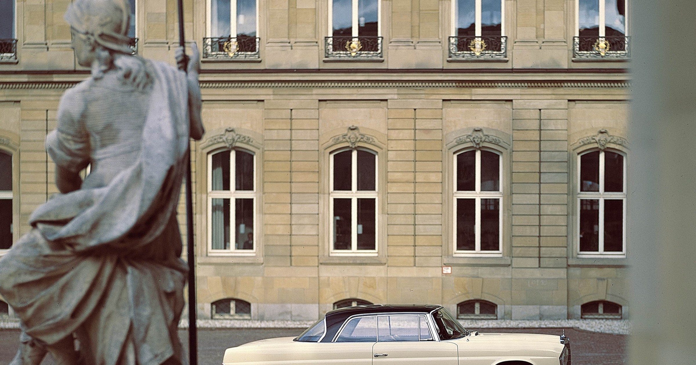 Mercedes W111
