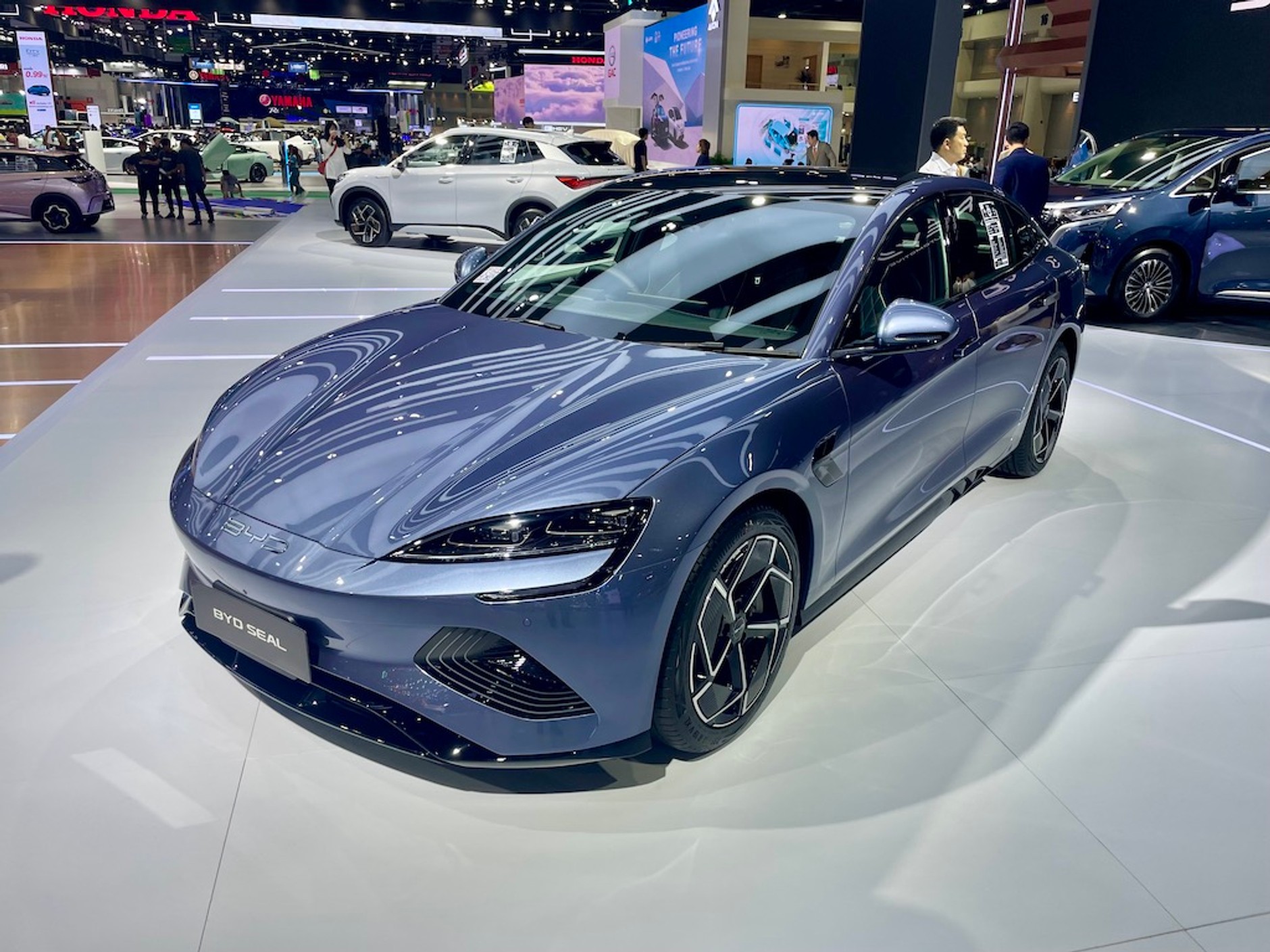 Salon w Bangkoku 2024 – auta chińskie