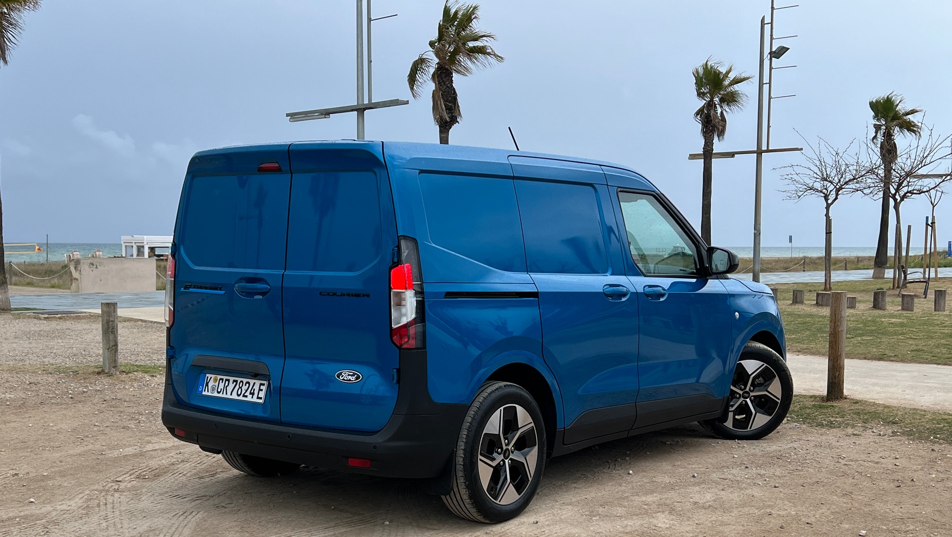 Ford E-Transit Courier