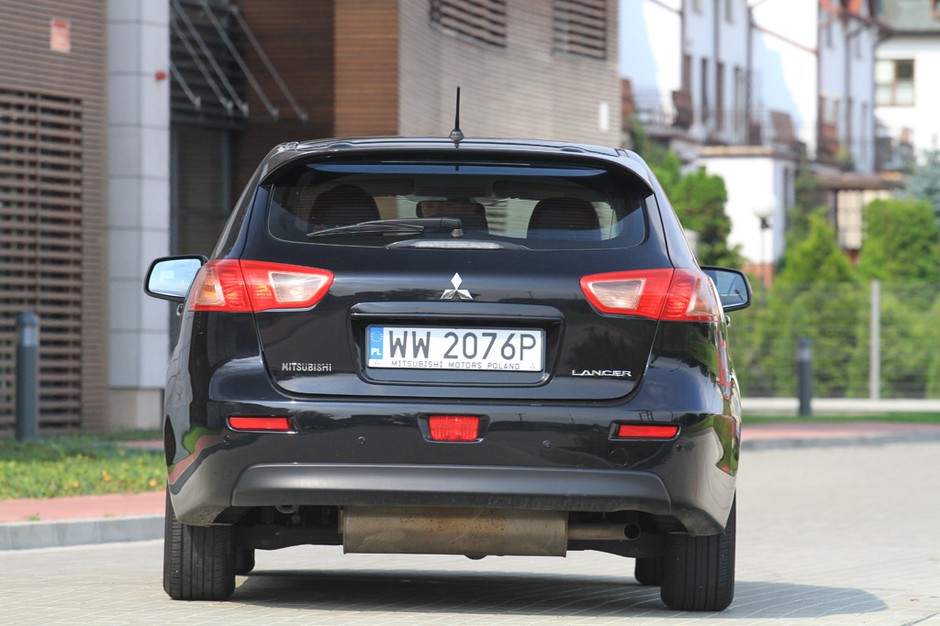 Mitsubishi Lancer kontra Citroen C4 i Opel Astra: kompakty tylko na pozór podobne