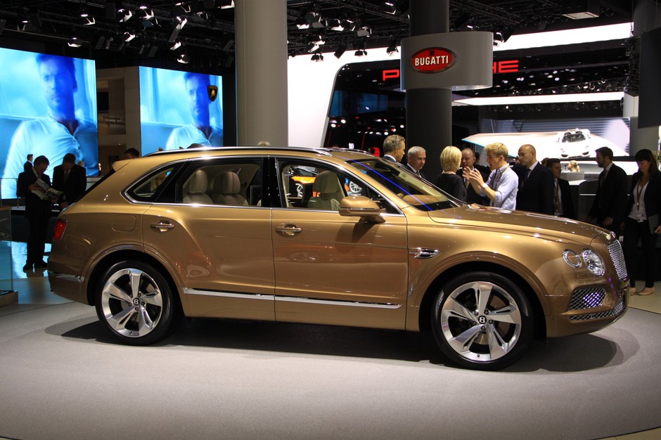 Bentley Bentayga (Frankfurt 2015)