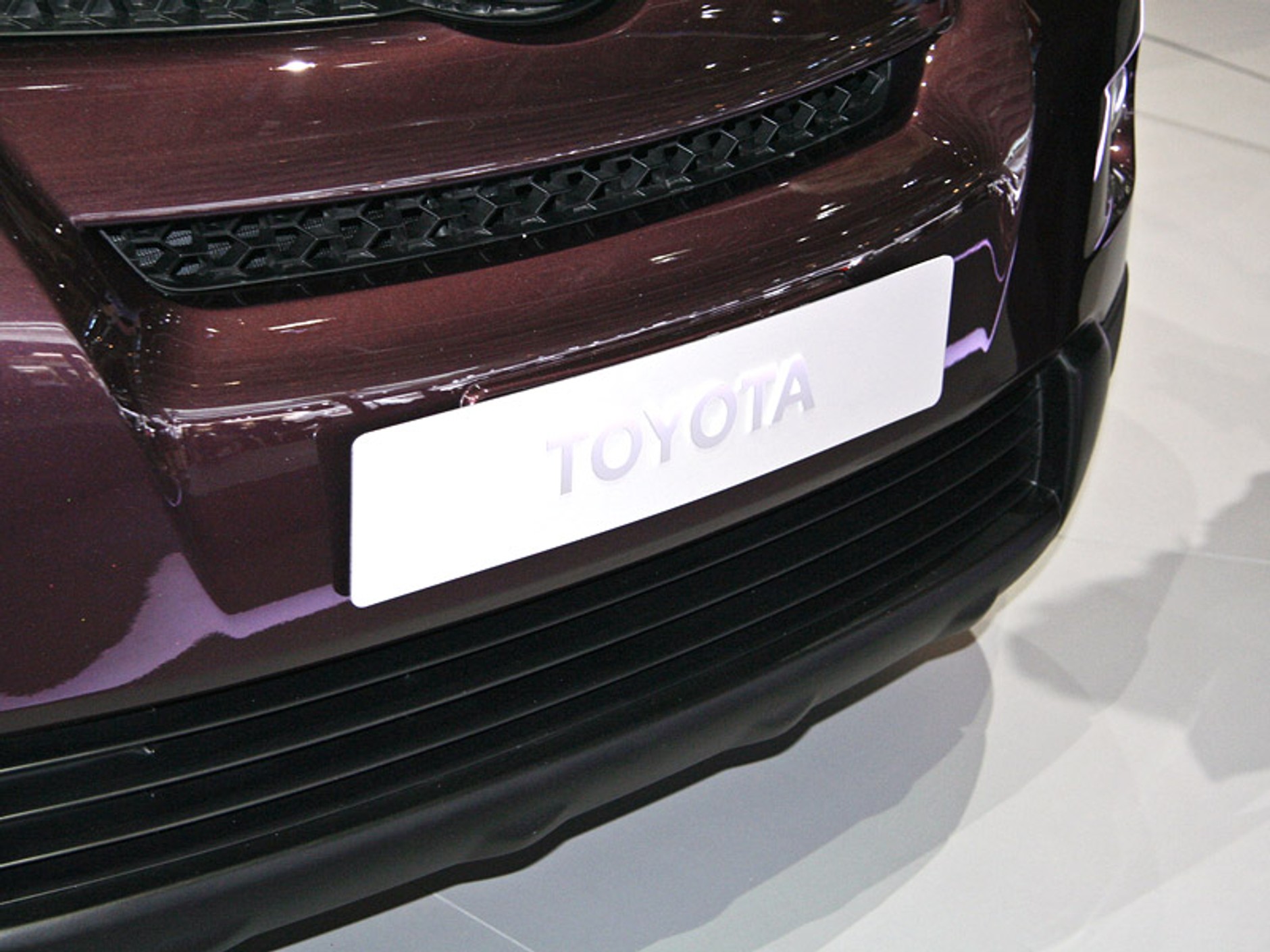 Paryż 2008: Toyota Urban Cruiser – miejski crossover z napędem 4x4 i nowym silnikiem 1,33 Dual VVT-i