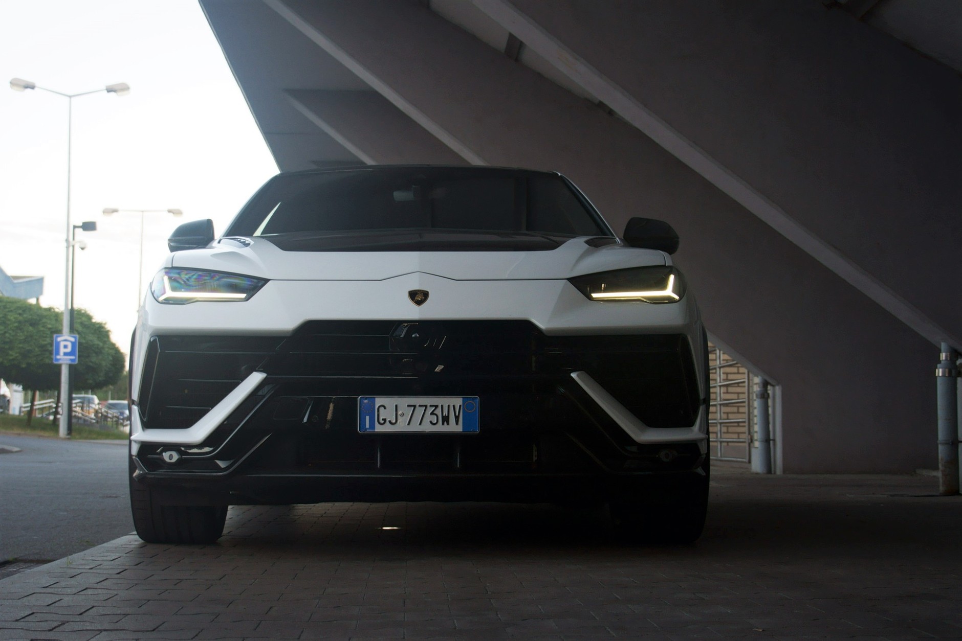 Lamborghini Urus Performante. 666-konny potwór na szczudłach