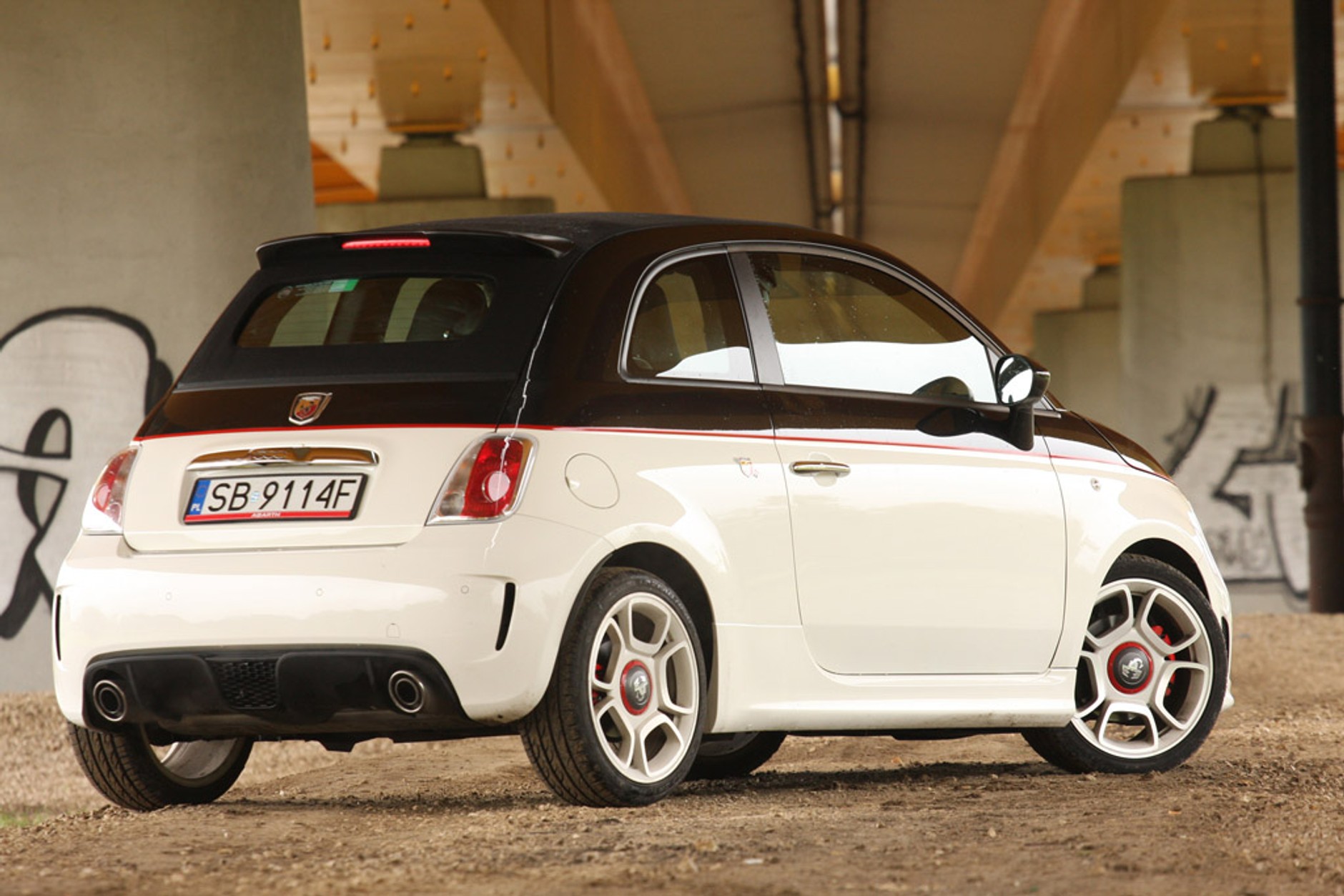 Abarth 500c: Maluszek ze sportowymi aspiracjami
