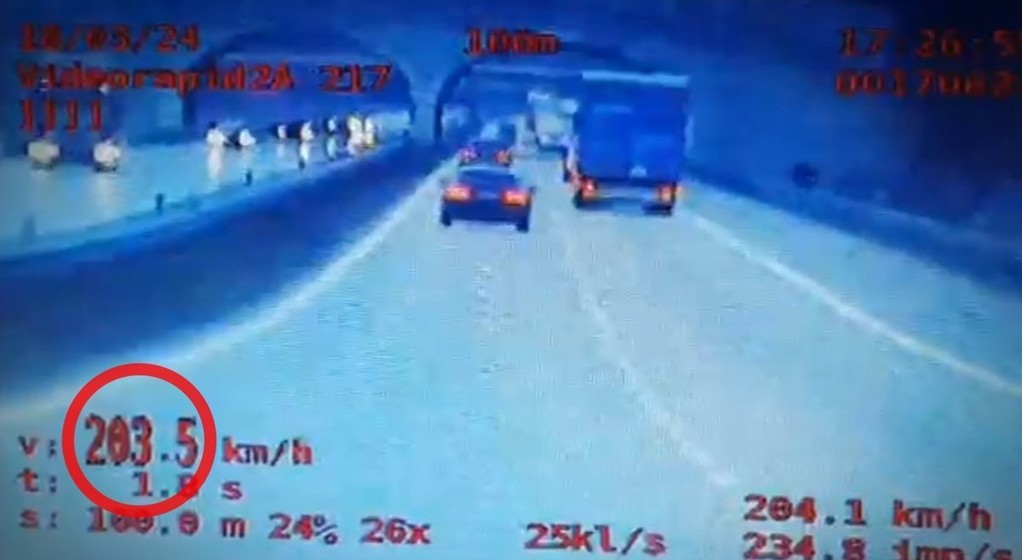 Pędził ponad dwieście "ekspresówką". Policjanci przerwali szaleńczą jazdę