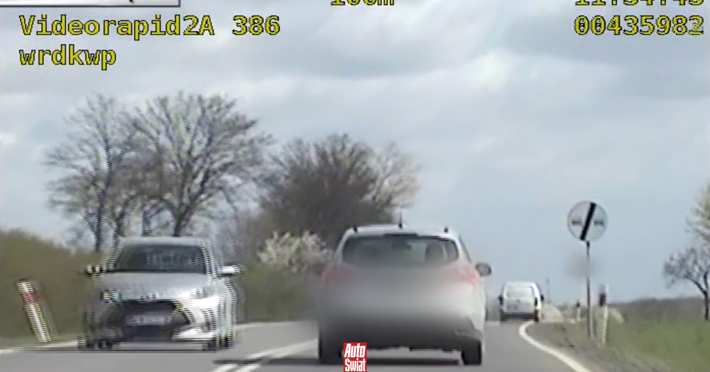 Jedna wpadka i przekraczasz limit punktów. Policjant dodaje i dodaje...