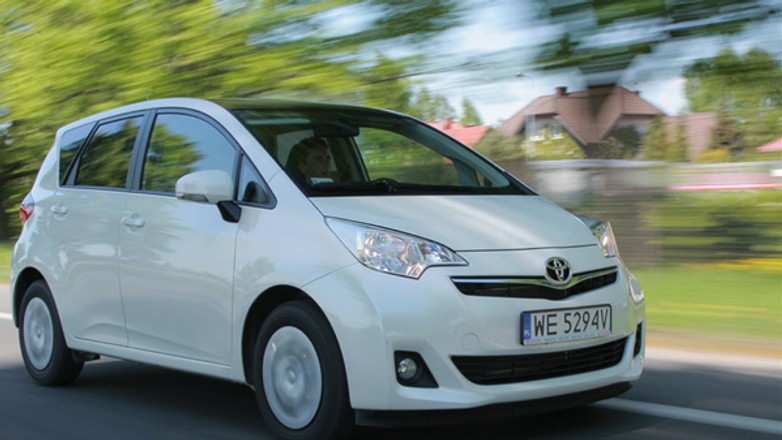 Toyota Verso S - Mikrovan z makro wnętrzem