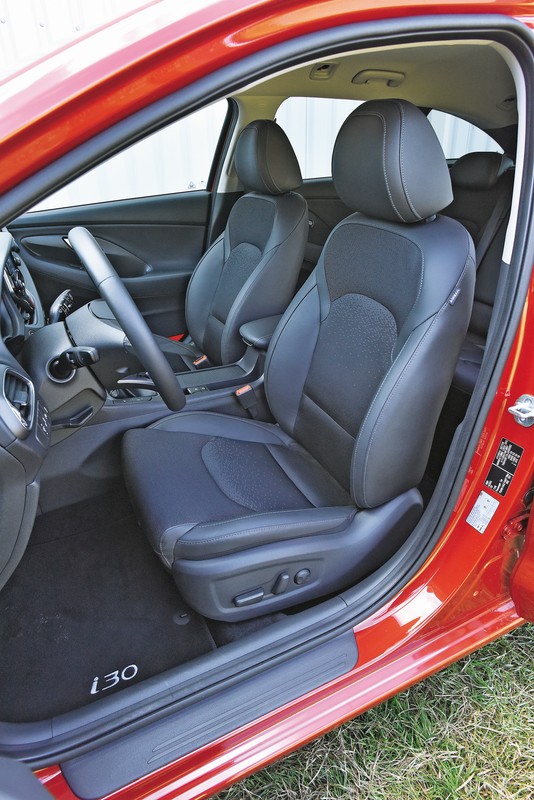 3 x kombi z dieslem: nowy Hyundai i30 kontra Ford Focus i Renault Megane