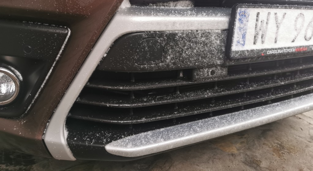 Niektóre czujniki nowoczesnych aut zaczynają wariować, gdy są pokryte cienką warstwą śniegu