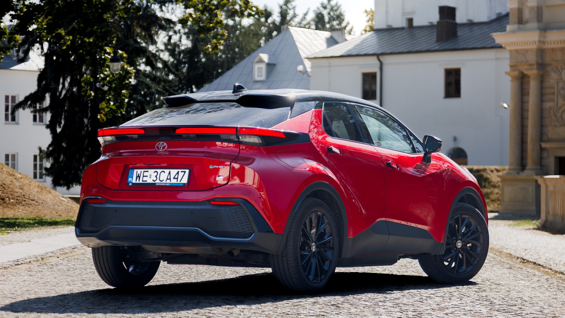 2024 Toyota C-HR PHEV