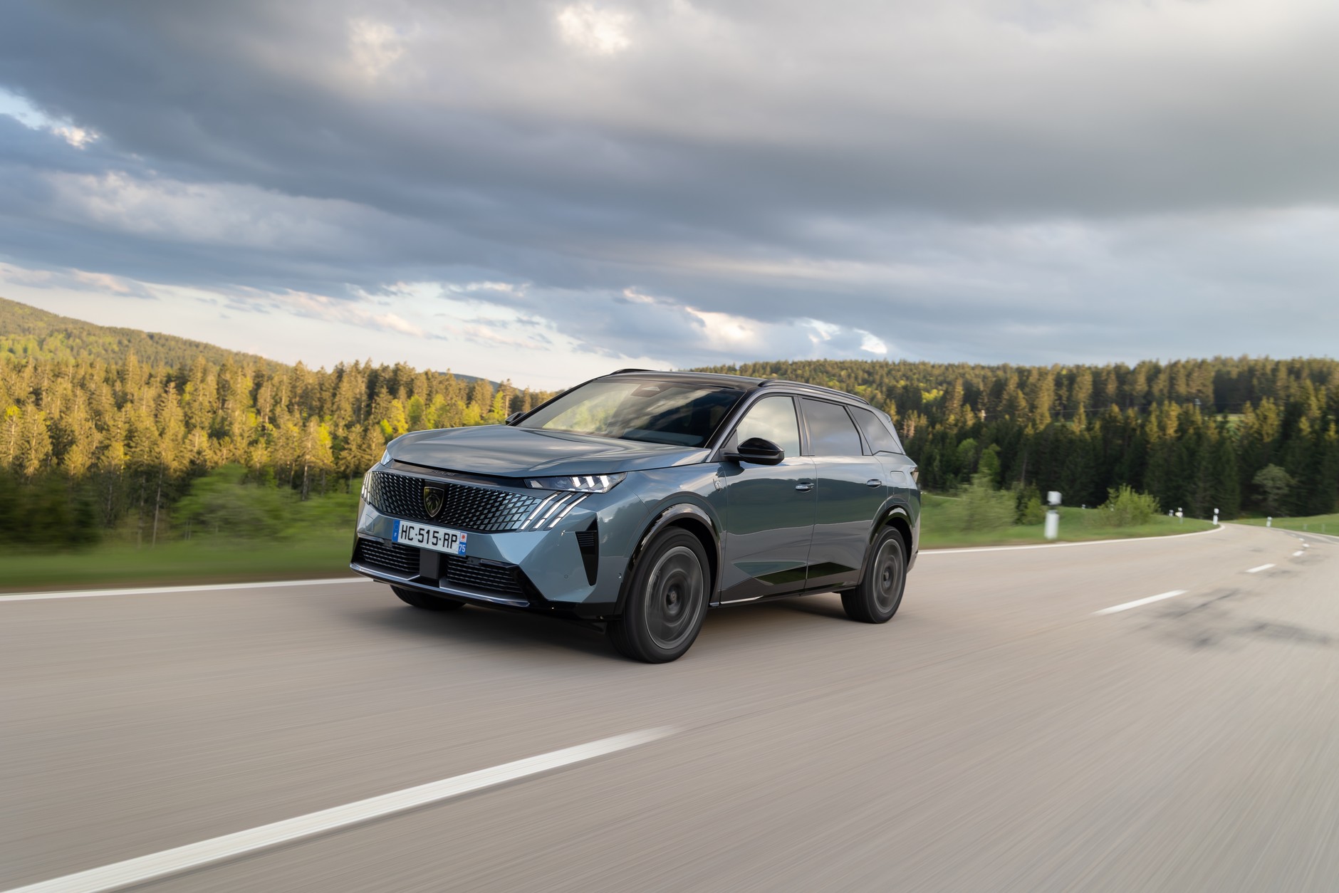 Peugeot E-5008 325 Dual Motor