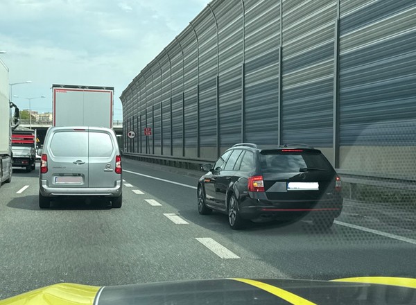 Jazda na suwak: nie zawsze i nie wszędzie. A kiedy jest obowiązkowa i co z tego wynika?