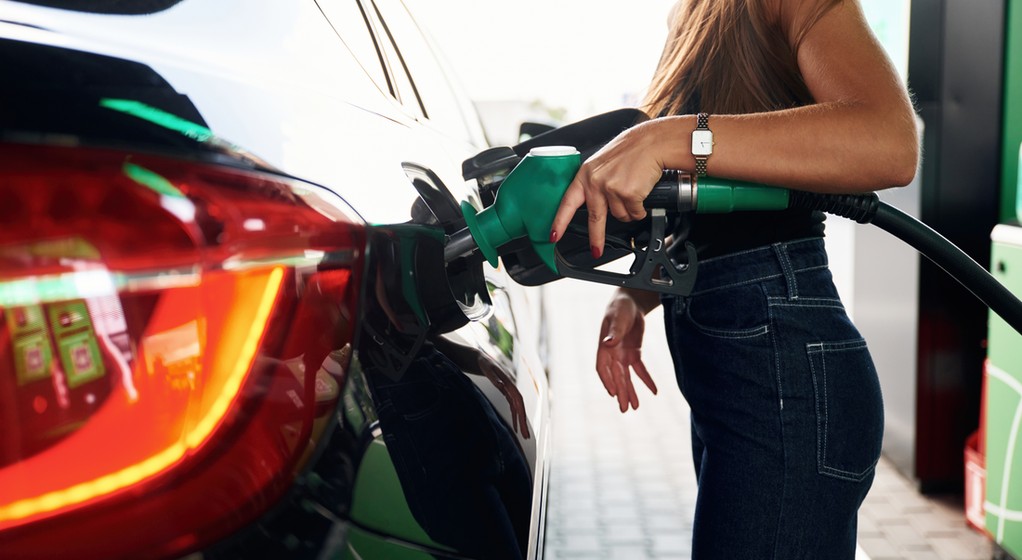 Tankowanie na stacjach paliw jest uregulowane jasnymi przepisami. Zdjęcie ilustracyjne