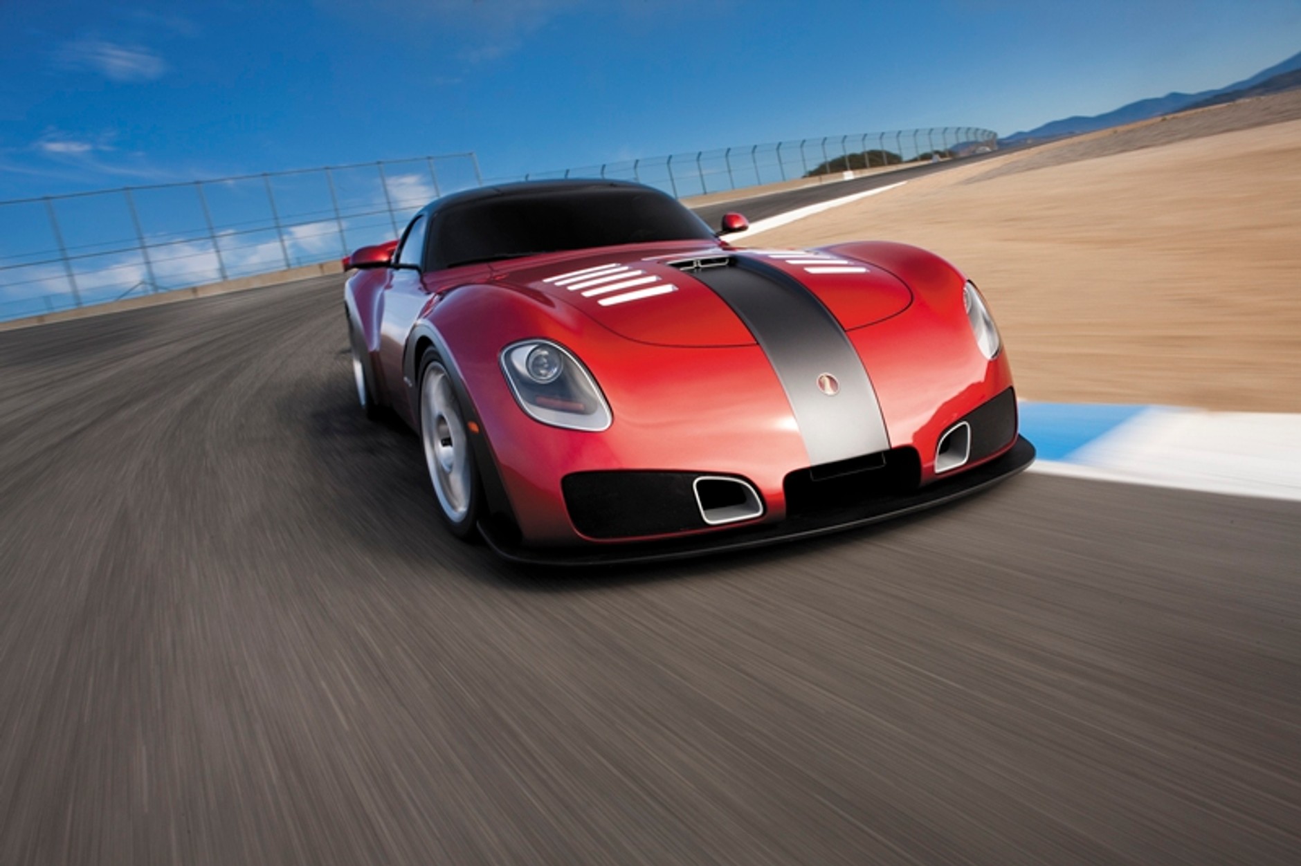 Kim jest ta kobieta? I co to za auto?