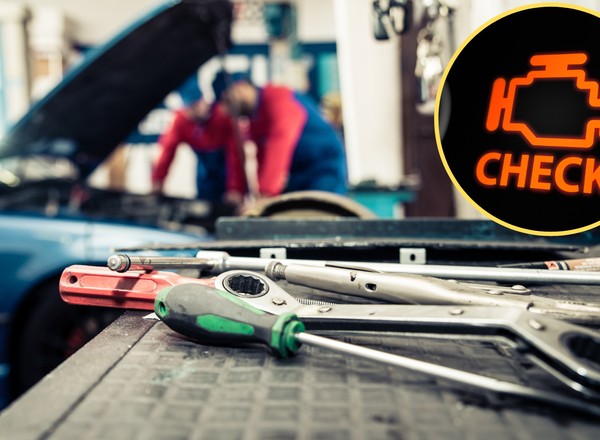 Jak usunąć kontrolkę Check Engine? To proste, ale musisz być pewny. Uważaj na trik z TikToka