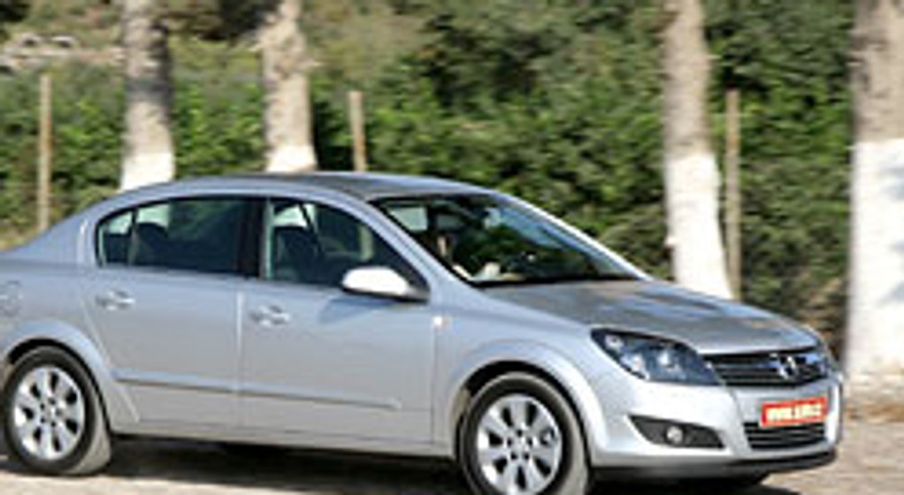Opel Astra Sedan: pierwsze wrażenia