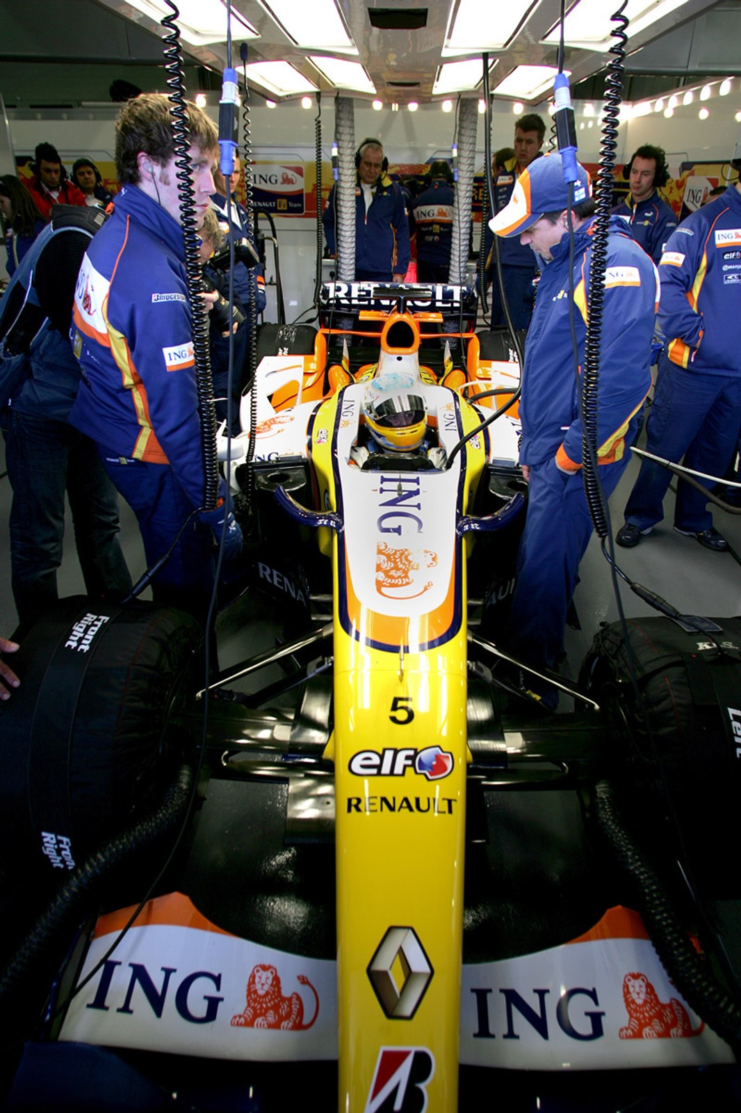 Formuła 1: Fernando Alonso pokazał klasę w Jerez (fotogaleria z testów)