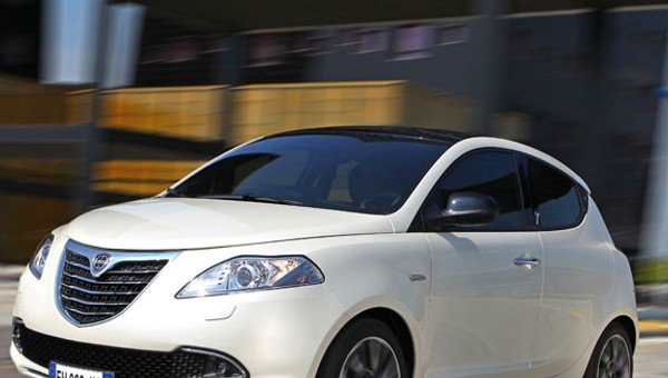 Lancia Ypsilon