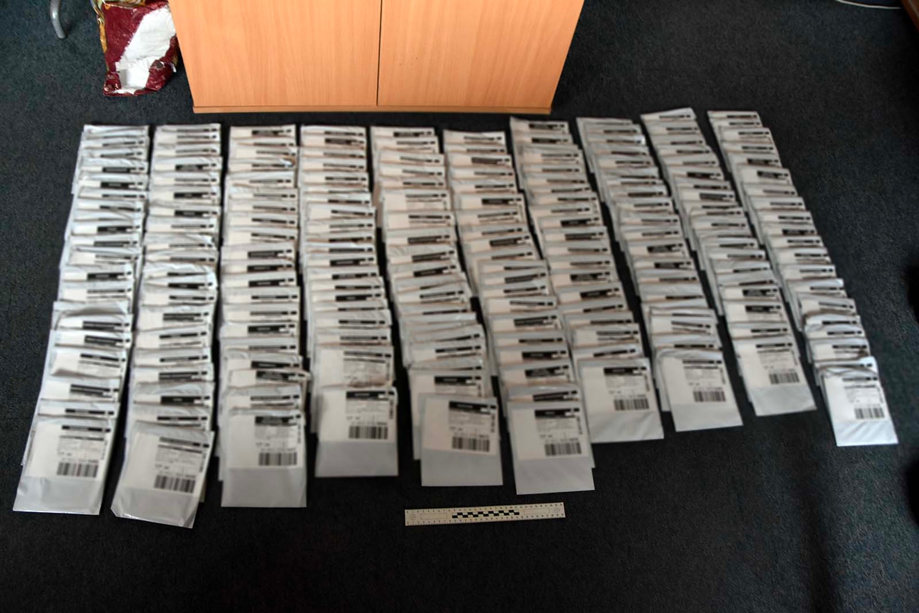 Straż Graniczna odkryła w chipsach podrobione prawa jazdy