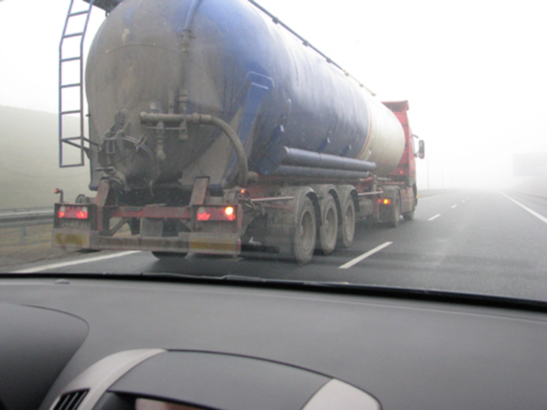 Tiry sieją grozę - Czyli Ignoranci  w olbrzymach