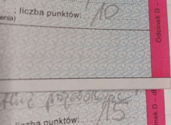 24-latek złamał kilka przepisów w ciągu minuty. Policja zabrała mu prawo jazdy