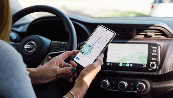 Kierowców poprowadzi sztuczna inteligencja. Nowa funkcja AI w Google Maps