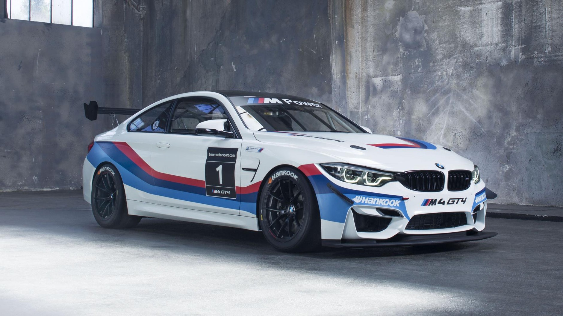 BMW M4 GT4 – gotowa na tor