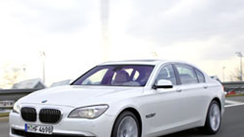 BMW 760i – nowy silnik 6,0 V12 i 8-biegowy automat
