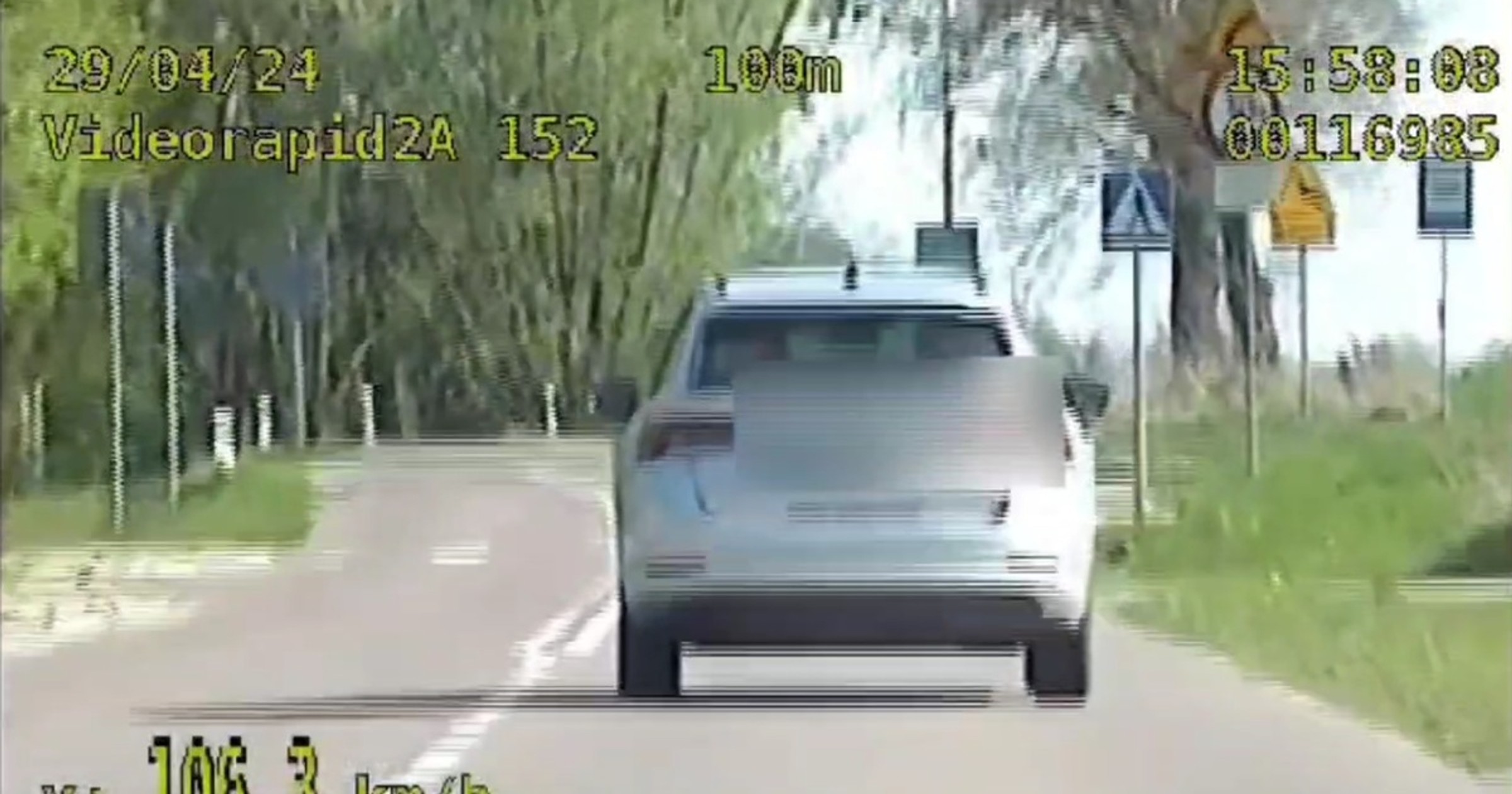 Obraz pochodzący z serwisu https://podlaska.policja.gov.pl/pod/aktualnosci/95436,PRZEKROCZYLA-PREDKOSC-STRACILA-PRAWO-JAZDY.html