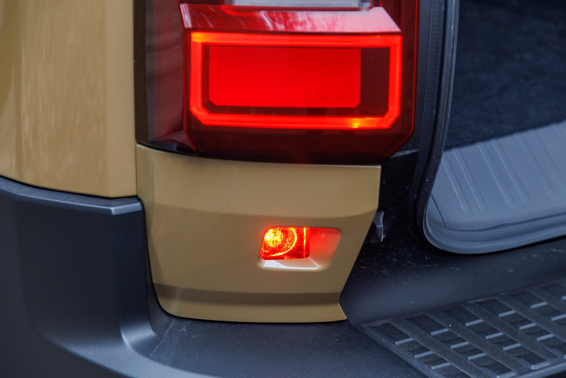 Jeep Wrangler vs Toyota Land Cruiser