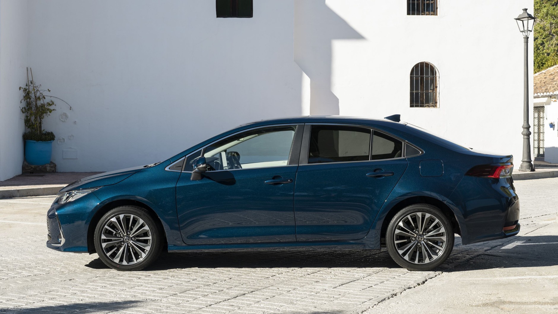 Toyota Corolla (12. generacja; wersja sedan)