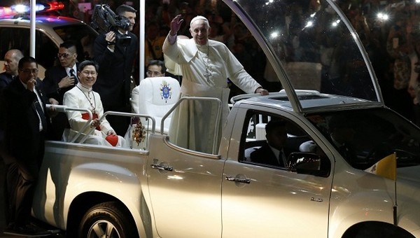 Isuzu D-Max Papamobile na Światowe Dni Młodzieży