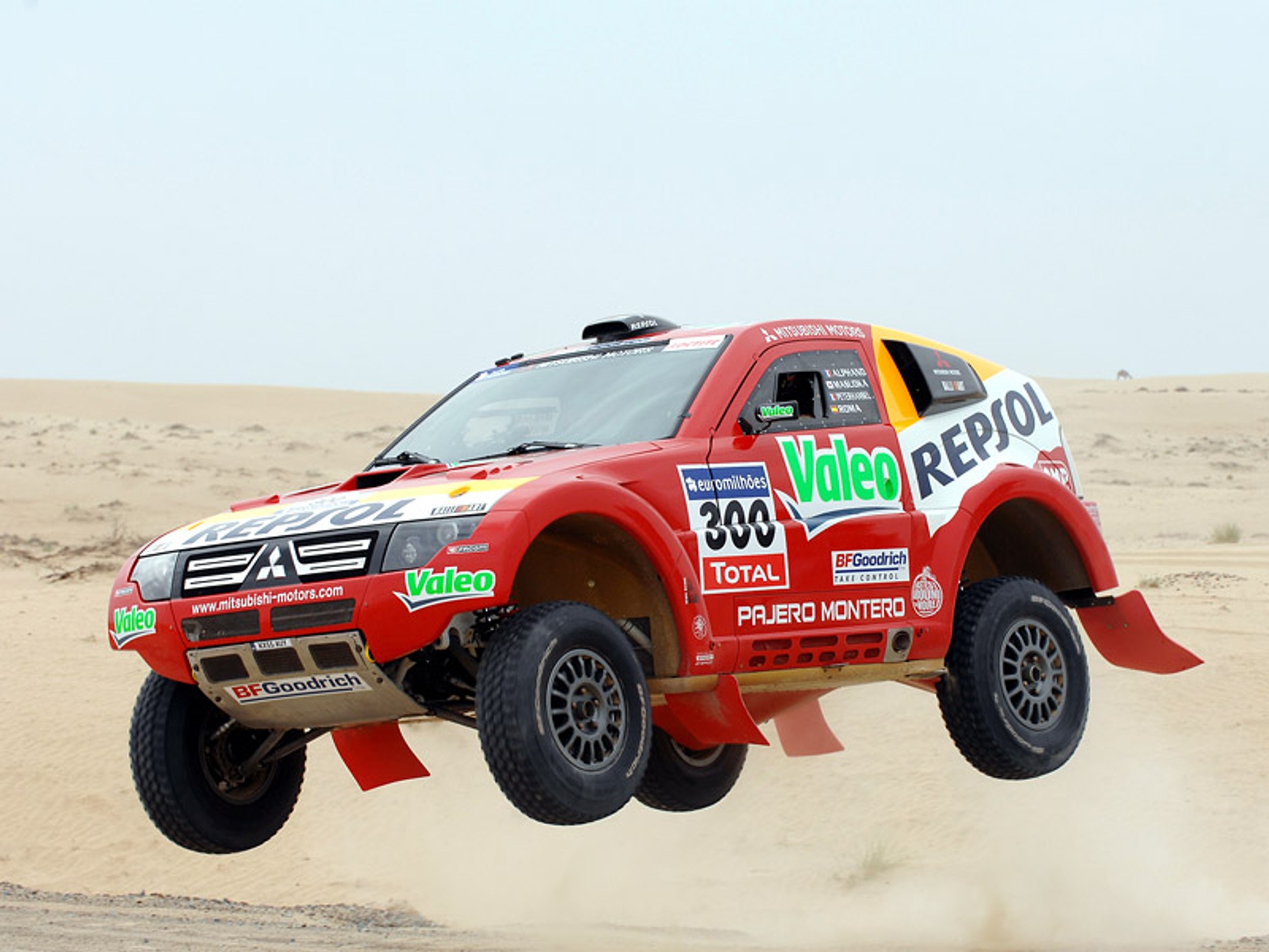 Mitsubishi chce po raz ósmy z rzędu wygrać rajd Dakar