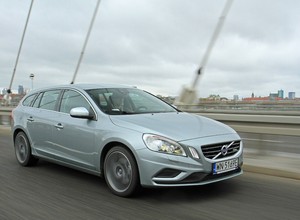 Test Volvo V60 2.4 AWD R-Design: komfortowo, rodzinnie i oszczędnie