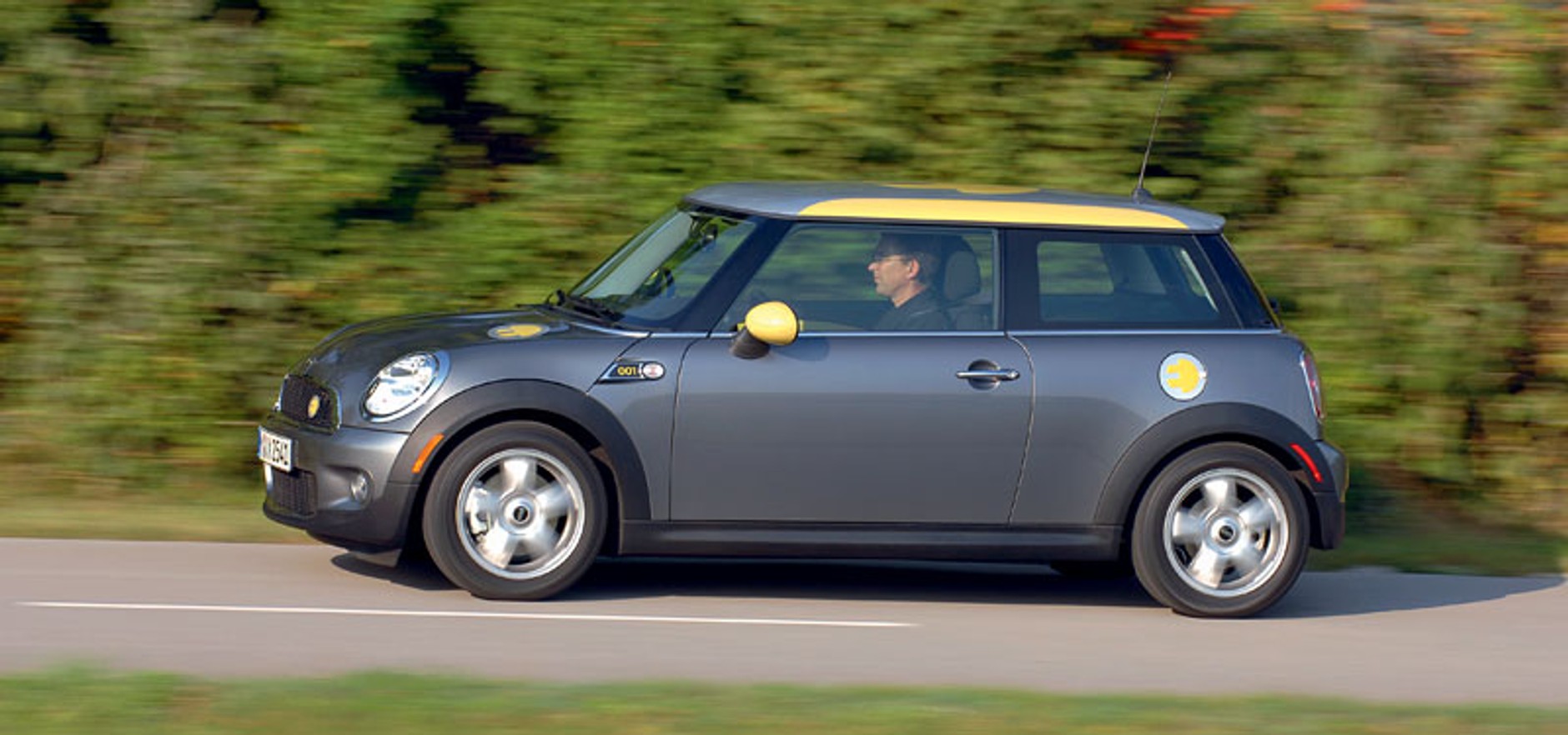 Mini E: elektryczne Mini o mocy 150 kW (204 KM) i zasięgu 250 km (+ wideo)