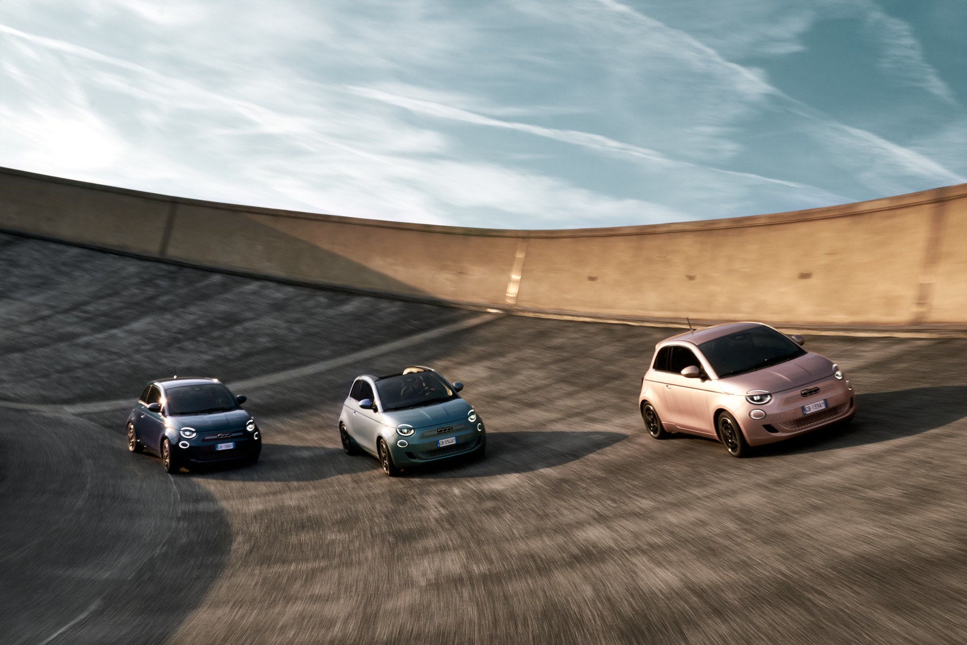 Nowy Fiat 500 w wersji 3+1