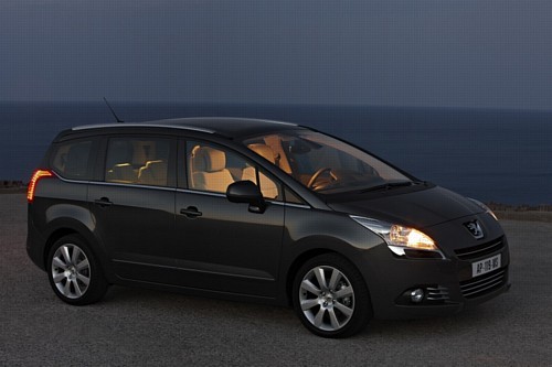Peugeot 5008 - Francuzi podbijają rynek minivanów