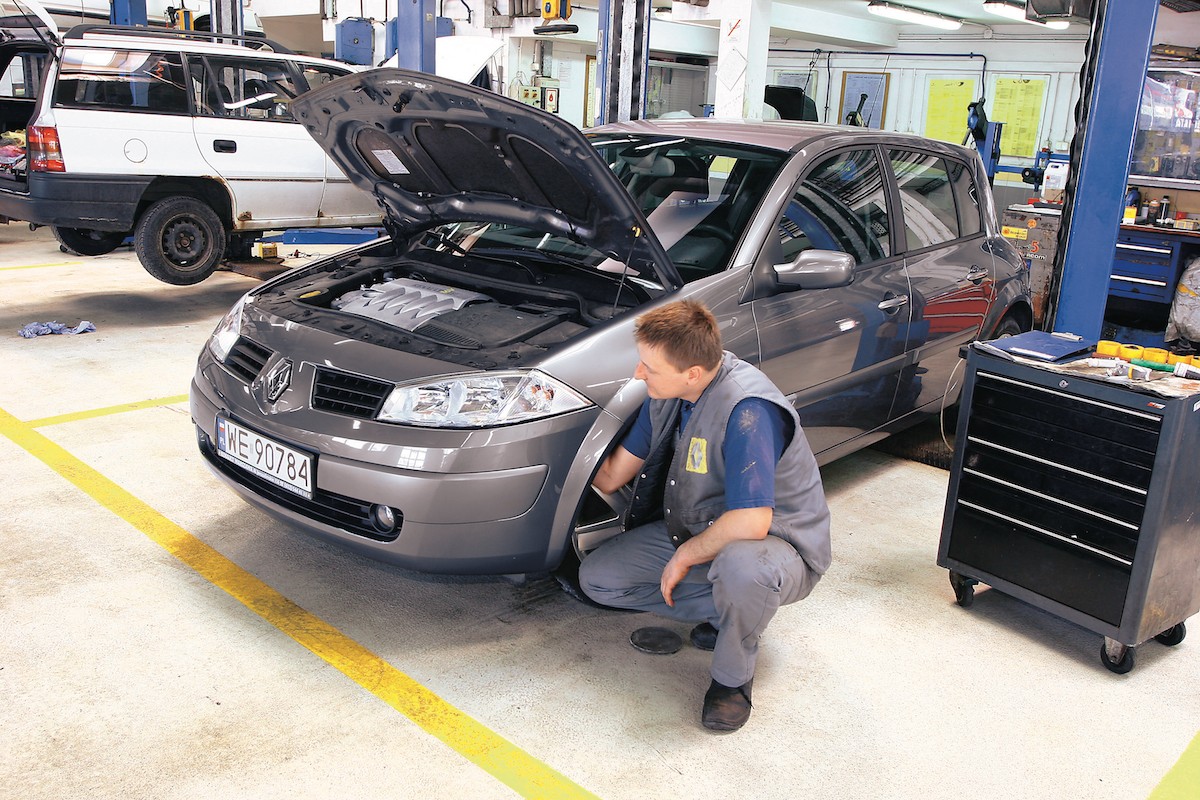 Wymiana żarówki w Renault Megane II