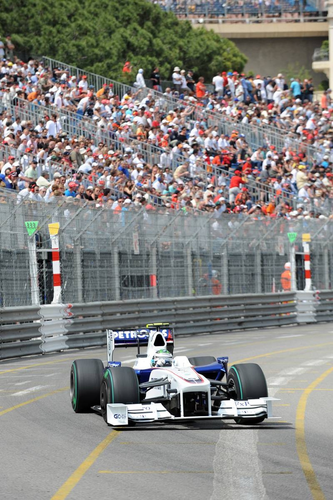 Grand Prix Monaco 2009: Button królem, Kubica w garażu (fotogaleria)
