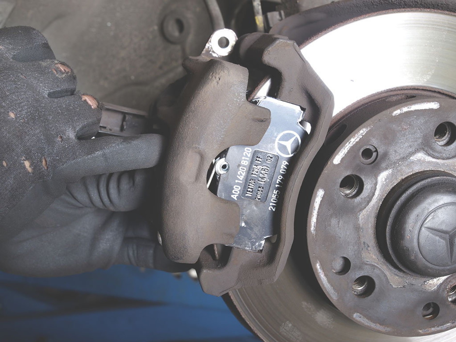 Jak samodzielnie wymienić klocki hamulcowe?