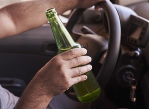 Kierowca cuchnął alkoholem, ale uniknie kary. Cierpi na rzadką chorobę