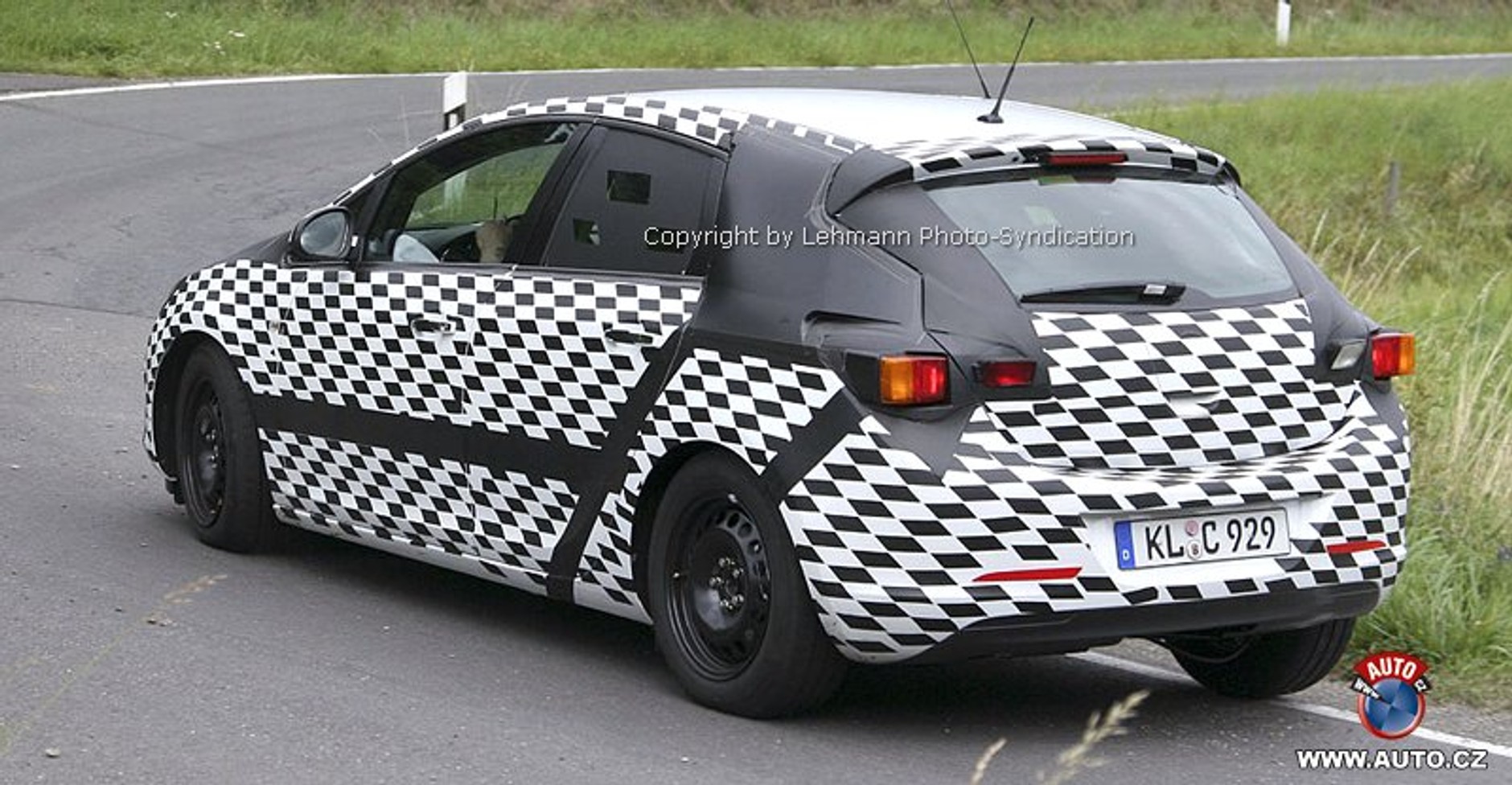 Nowy Opel Astra: pierwsze oficjalne informacje, premiera za rok