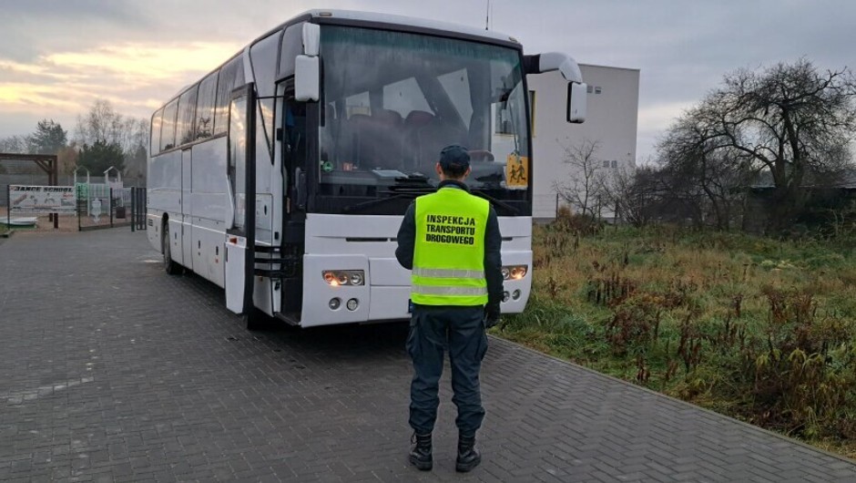Po skontrolowaniu autokaru pojazd został czasowo wycofany z ruchu