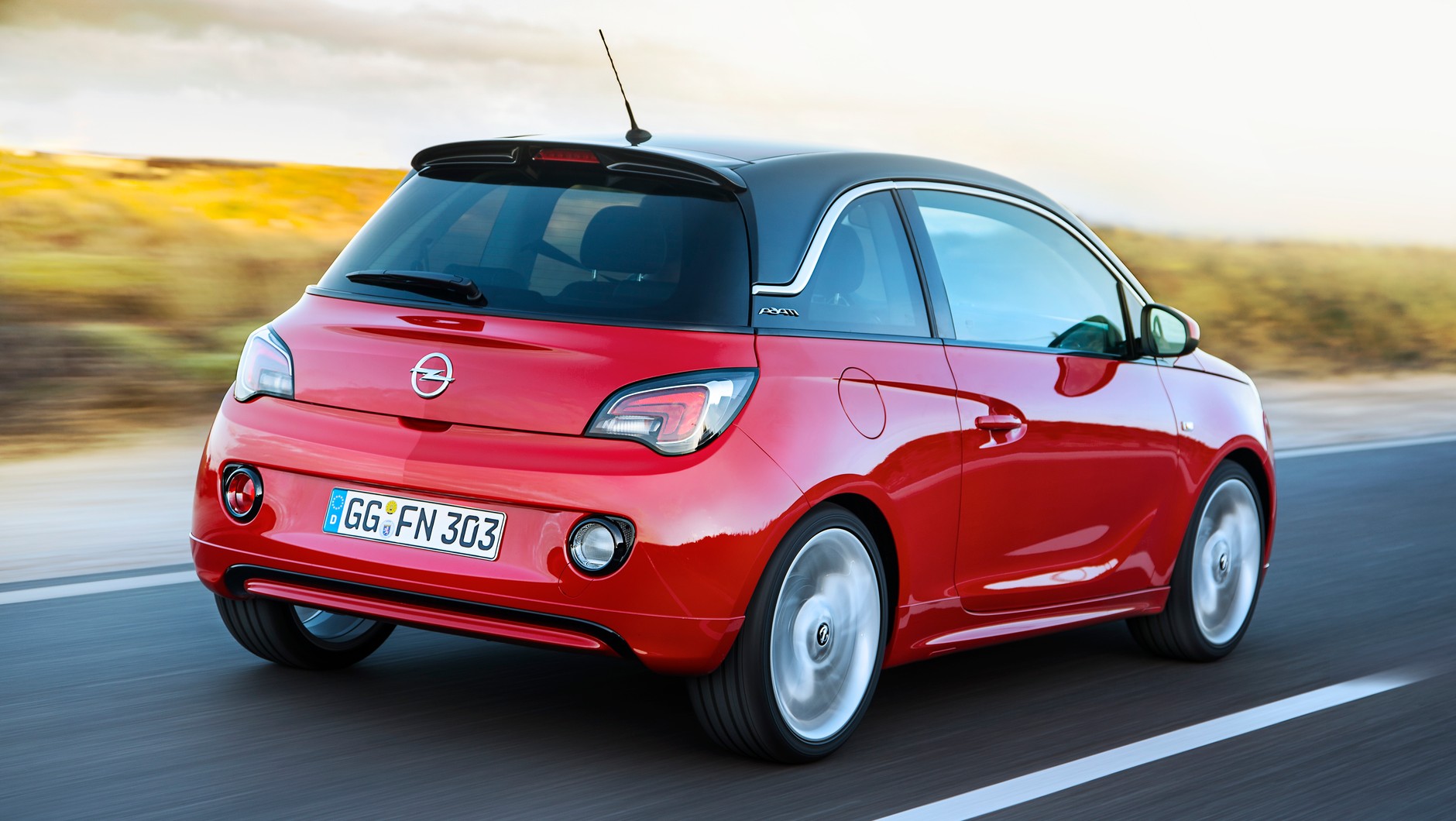 Opel Adam z nowym silnikiem 1.0 jest już w sprzedaży
