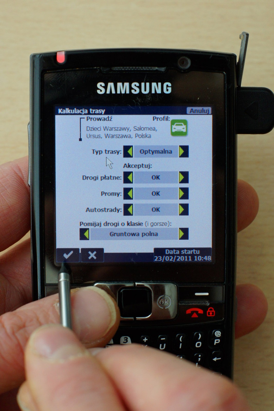 Nawigacja w telefonie? Sprawdziliśmy, która jest najlepsza
