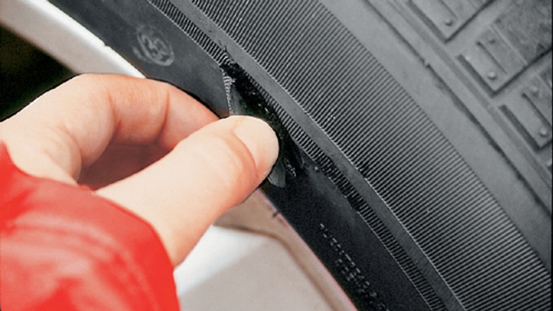 Uszkodzoną oponę można naprawić