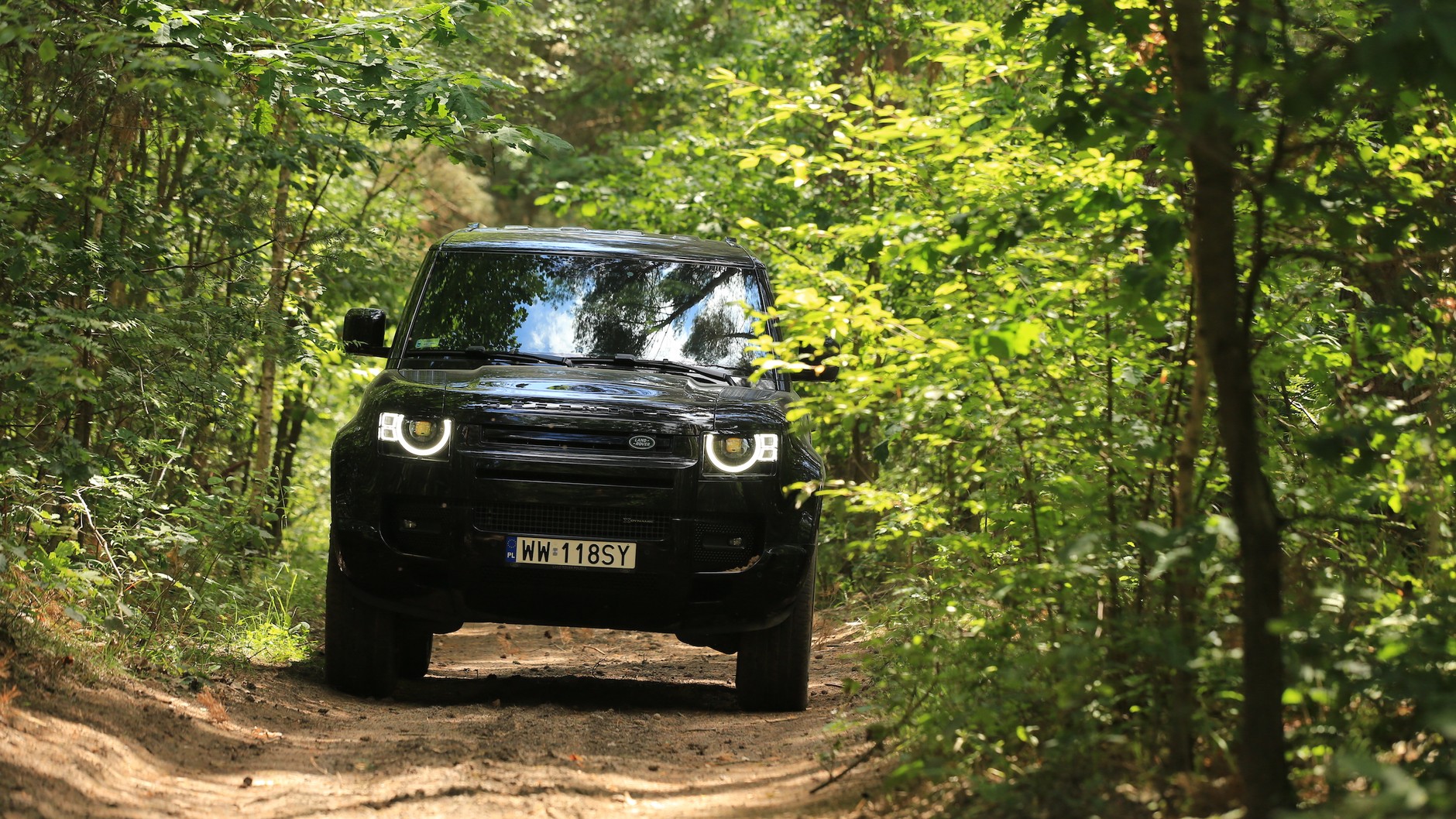 Land Rover Defender 110