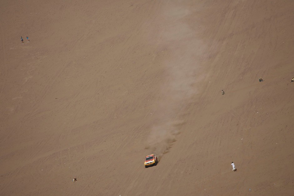 Rajd Dakar 2011: dobra postawa Polaków, Hołowczyc z otwartymi drzwiami (5.etap, wyniki, fot. Willy Weyens)
